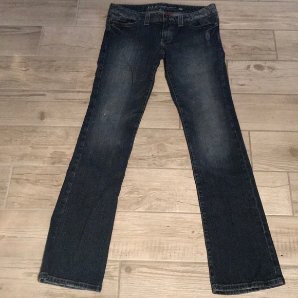 ⬇️GUESS BLUE JEANS - Picture 2 of 7